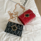 Women's Fashion Patent Leather Embroidery Thread Chain Women's Bag Shoulder Diagonal Bag